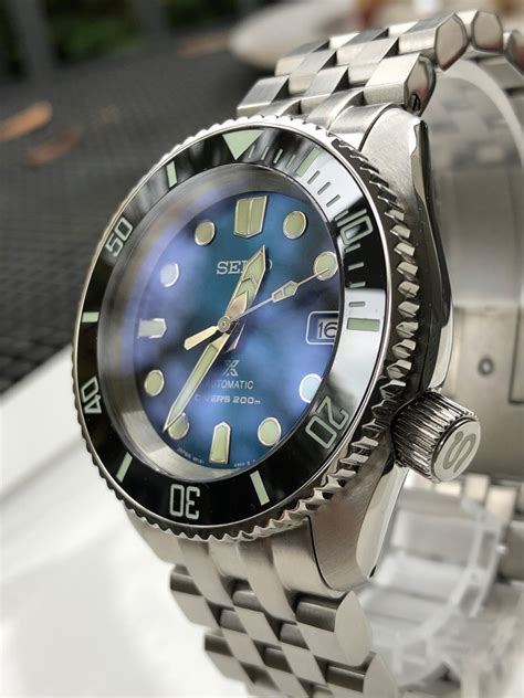 sapphire vs ceramic bezel review.